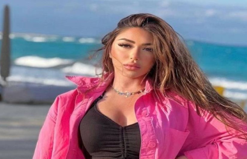 الفنانه ساره سلامه 