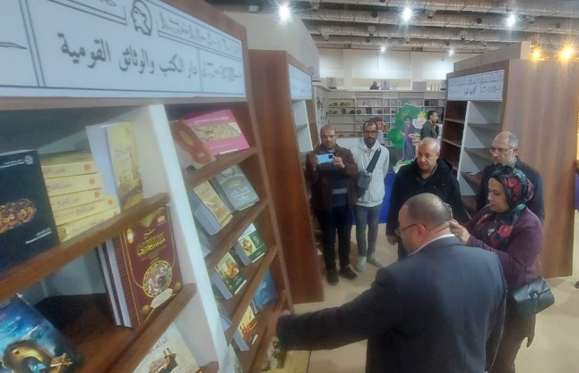 قبل ساعات من الافتتاح.. أجنحة دار الكتب تتأهب لمعرض الكتاب