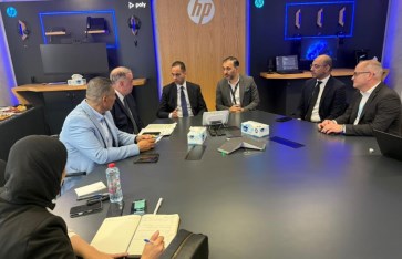 جانب من اللقاء  جانب من اللقاء