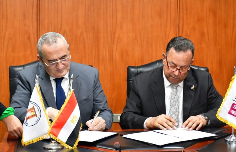جانب من التوقيع جانب من التوقيع