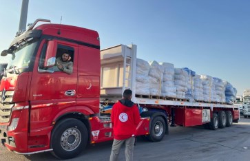 قافلة شاحنات المساعدات الإنسانية