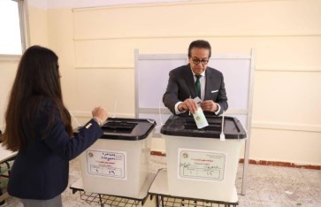 وزير الصحة يدلي بصوته