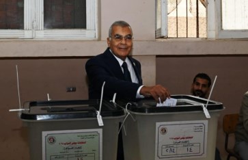 رئيس مجلس الشيوخ يدلي بصوته