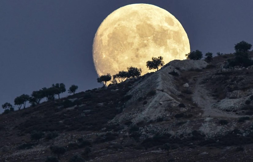 ظاهرة القمر العملاق ظاهرة القمر العملاق