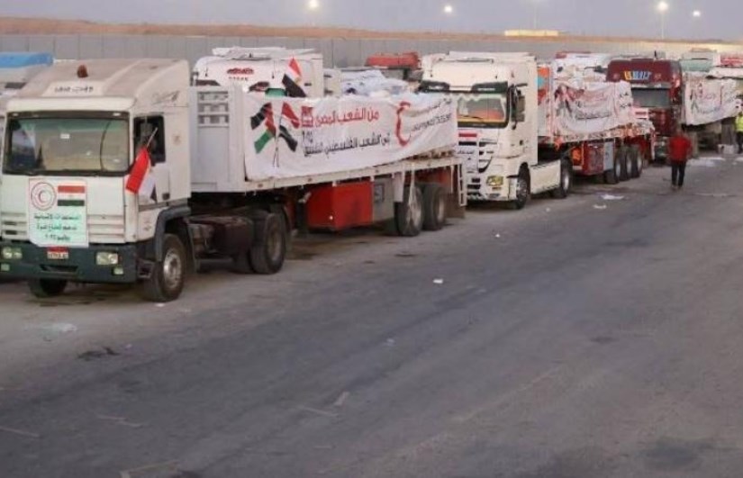شاحنات المساعدات الإنسانية