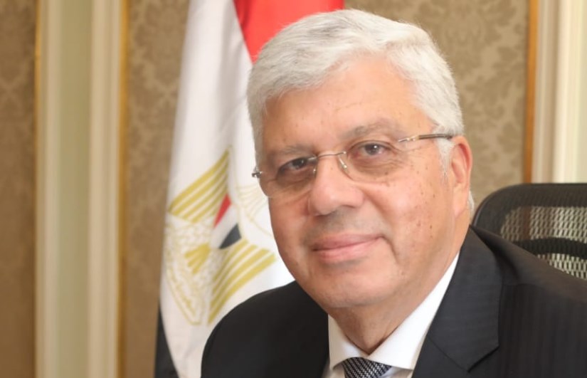 الدكتور أيمن عاشور