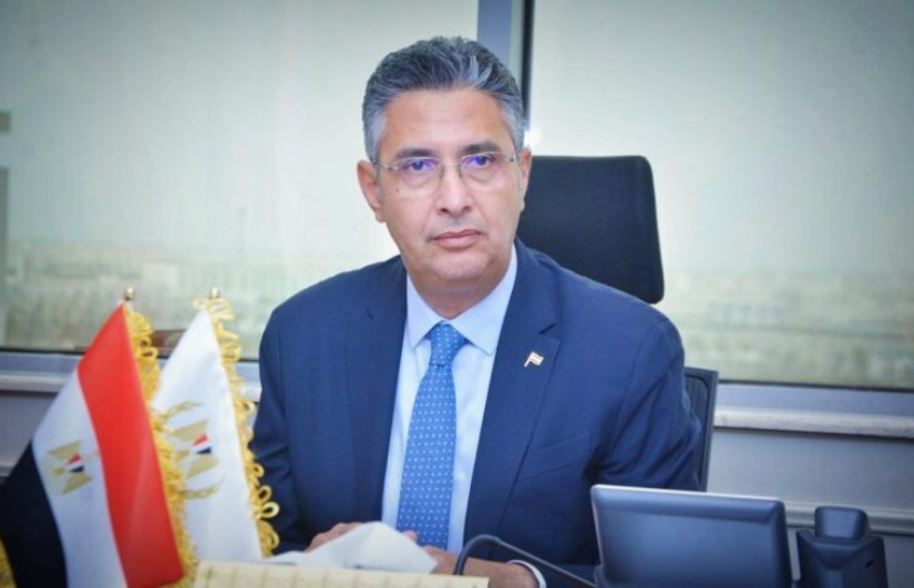 الدكتور شريف فاروق