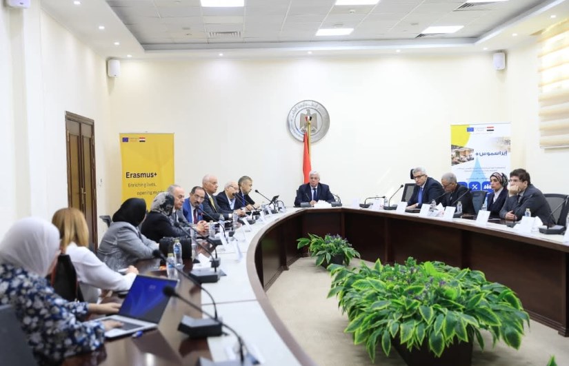 جانب من الاجتماع 