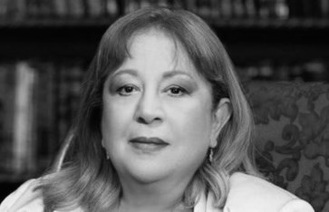 الفنانة سمية الألفي