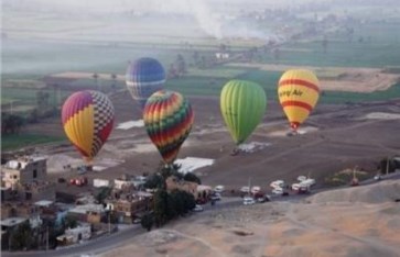 رحلة بالون طائر