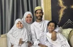  إبراهيم شيكا وأسرته 