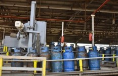 تعبئة أنابيب البوتاجاز 