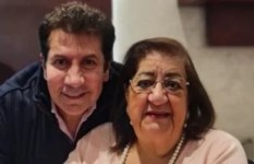 الفنان هاني رمزى وولدته