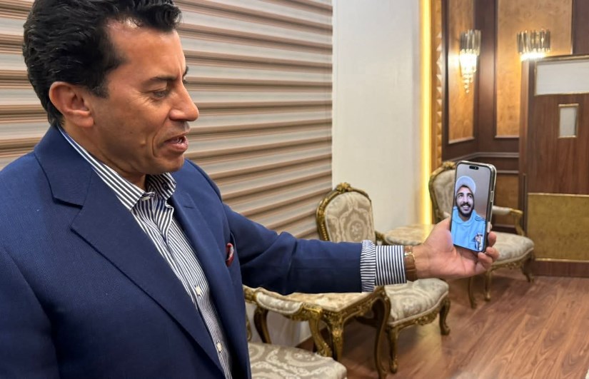 مكالمة عبر الفيديو