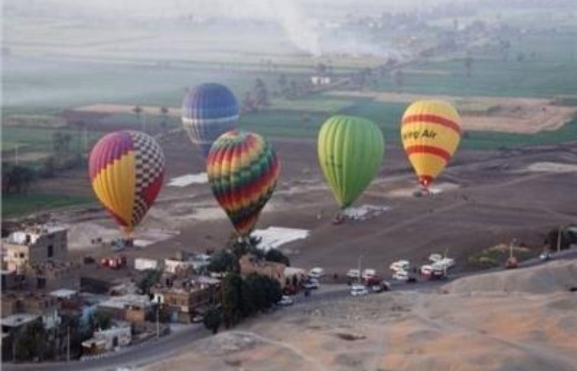 رحلة بالون طائر