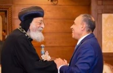 وزير الخارجية يقدم التهنئة لـ البابا تواضروس بمناسبة عيد القيامة المجيد