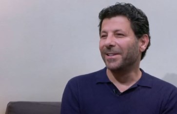 الفنان إياد نصار
