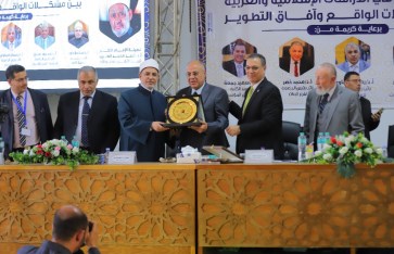 عميد كلية الدراسات الإسلامية يثمن جهود الأزهر ودعمها المتواصل للنهوض والارتقاء بالبحث العلمي
