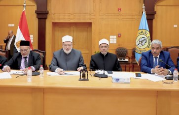 مجلس جامعة الأزهر يهنئ الشعب المصري بذكرى عيد تحرير سيناء وعيد العمال