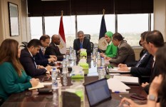 وزير السياحة والآثار يلتقي سكرتير عام منظمة الدول الثماني النامية للتعاون الاقتصاديD8