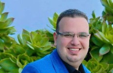 حاتم دويدار يكتب... زاهي حواس: نجم لا يحتاج دعمًا