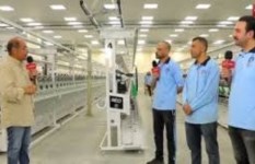 عمال مصنع الغزل والنسيج