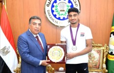 محافظه الدقهليه يكرم بطل افريقيا في السباحه