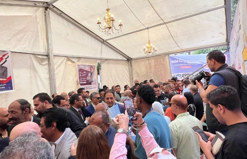جانب من الانتخابات جانب من الانتخابات