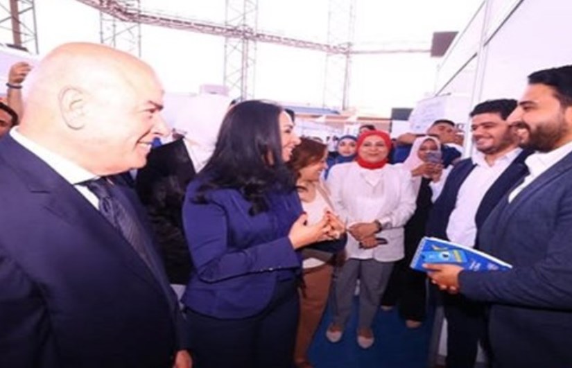 جانب من الافتتاح جانب من الافتتاح