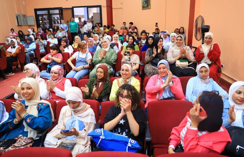 في عيد الوالدين.. قافلة الثقافة الكورية تزور مكتبة مصر العامة ببورسعيد في عيد الوالدين.. قافلة الثقافة الكورية تزور مكتبة مصر العامة ببورسعيد