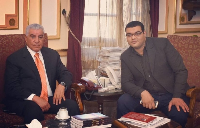 مستشار زاهي حواس يرد على منتقدي زاهي حواس "هناك فارق بين صانع الحدث وناقل الحدث" 
