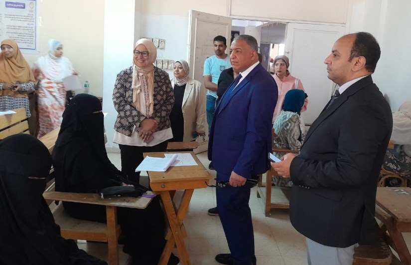 نائب رئيس جامعة الأزهر يتفقد لجان امتحانات الفصل الدراسي الثاني