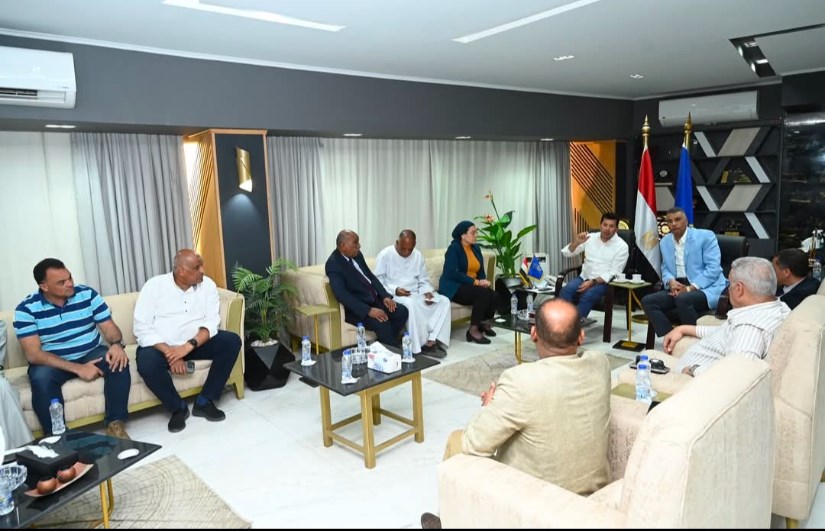 جانب من الاجتماع جانب من الاجتماع