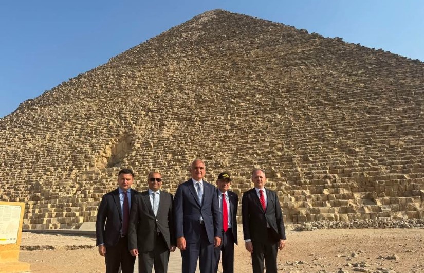 جانب من الزيارة جانب من الزيارة