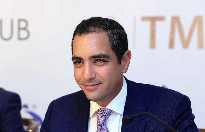الأستاذ عمر طلعت مصطفى الأستاذ عمر طلعت مصطفى