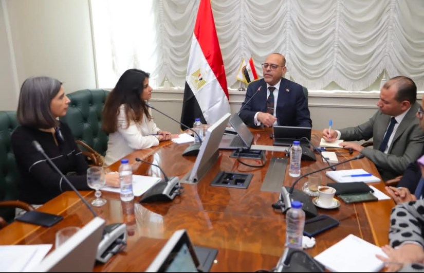 جانب من الاجتماع جانب من الاجتماع