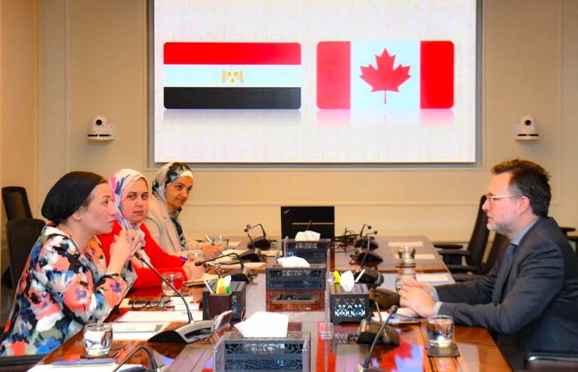 جانب من الاجتماع جانب من الاجتماع