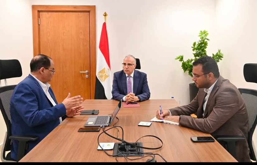 جانب من الاجتماع جانب من الاجتماع