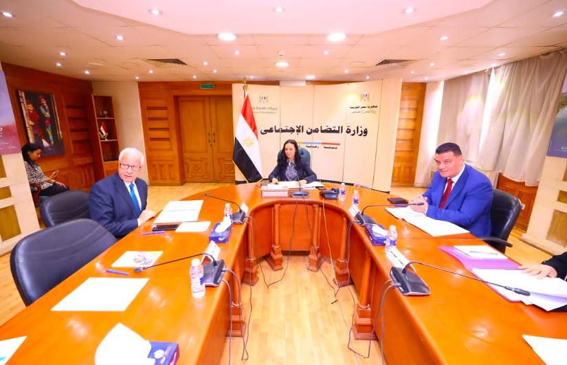 جانب من الاجتماع جانب من الاجتماع