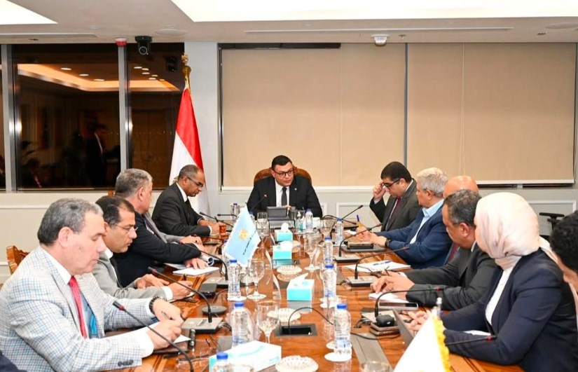 جانب من الاجتماع جانب من الاجتماع