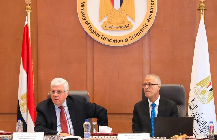 جانب من الاجتماع جانب من الاجتماع