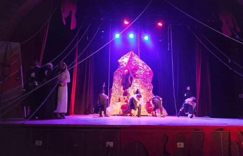 العروض المسرحية العروض المسرحية