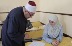 رئيس قطاع المعاهد الأزهرية يتفقّد لجنة امتحانات طلاب فلسطين 