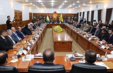 43 حزبا يدينون قرار بغداد وقف صرف رواتب موظفي إقليم كردستان العراق