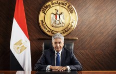 وزير السياحة والآثار يواصل متابعته المستمرة للاستعدادات النهائية لتصعيد حجاج السياحة إلى عرفات 