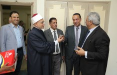 رئيس جامعة الأزهر يهنئ منسوبي الجامعة بعيد الأضحى المبارك عقب عودته من أداء فريضة الحج