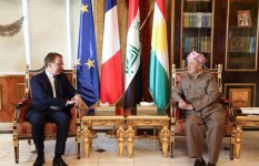 بارزاني والسفير الفرنسي يناقشان قضايا المنطقة ومفاوضات أربيل وبغداد