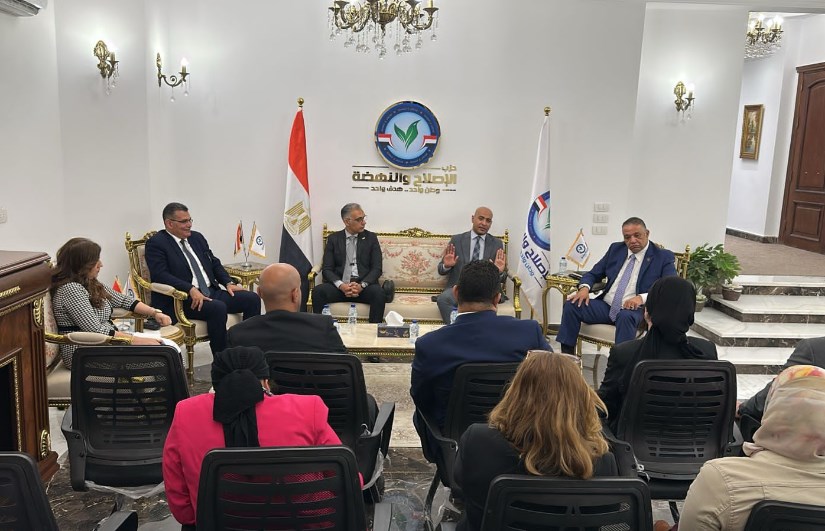 جانب من الصالون جانب من الصالون