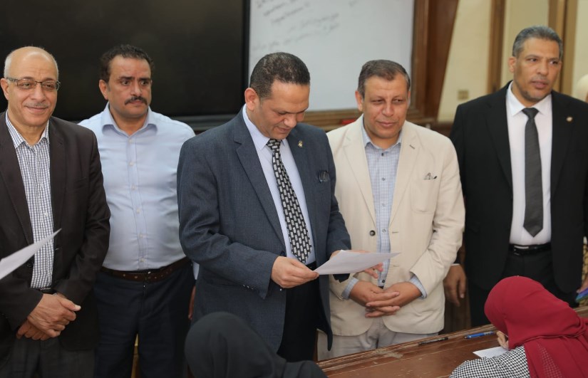 نائبا رئيس جامعة الأزهر يتفقدان لجان امتحانات كلية الهندسة ويتابعان منظومة العمل داخل الكنترولات
