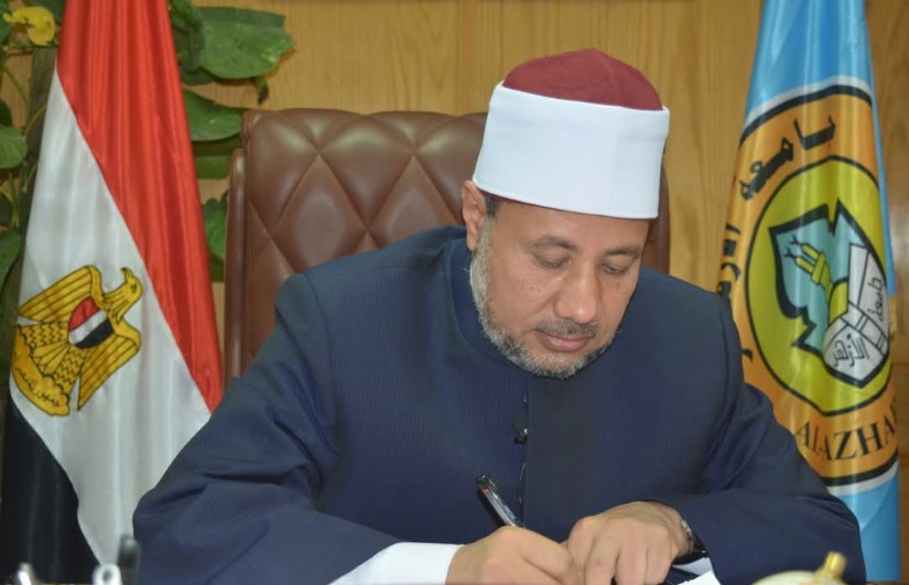 نائب رئيس جامعة الأزهر يحيل أستاذا وطالبا بإحدى كليات الفرع بأسيوط للتحقيق نائب رئيس جامعة الأزهر يحيل أستاذا وطالبا بإحدى كليات الفرع بأسيوط للتحقيق